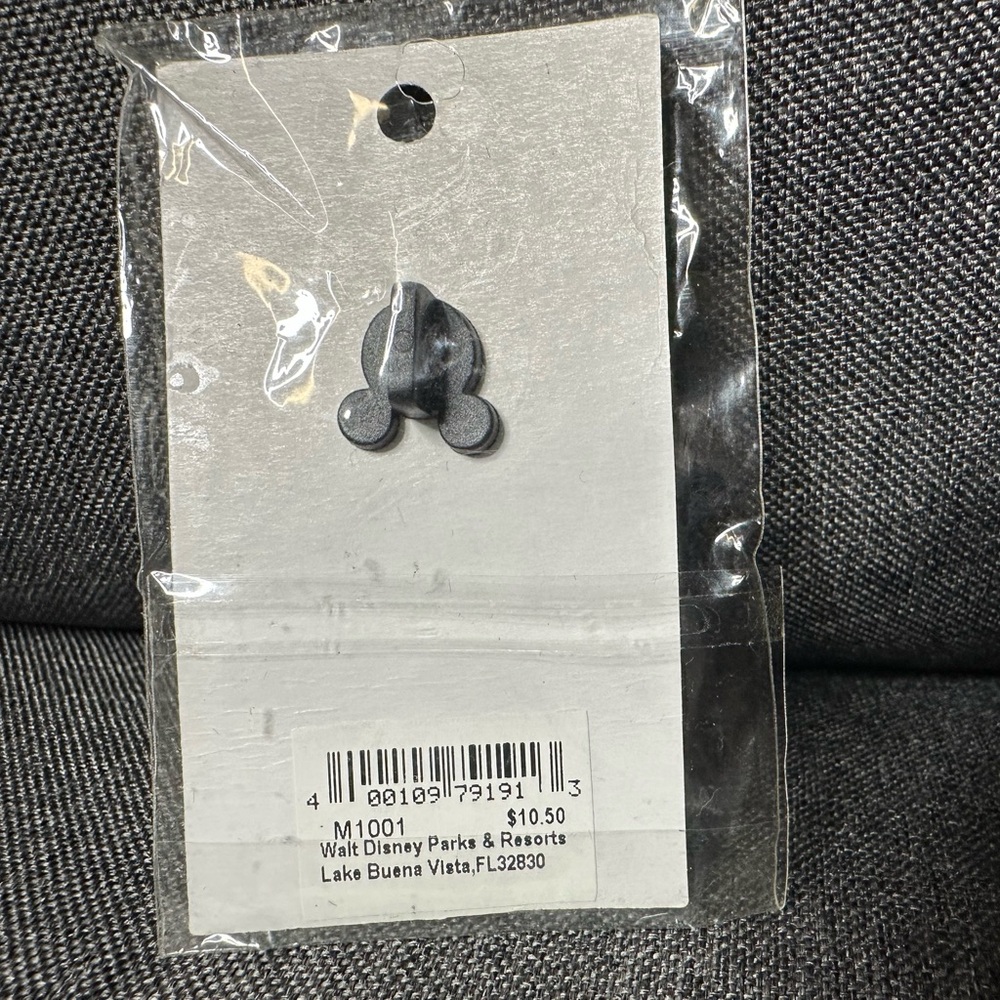 Disney Parks MGM Studios Goofy Spectacle of Lights Christmas Pin - Picture 3 of 3